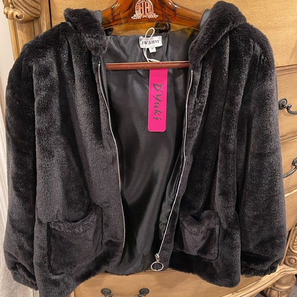 Woman jacket - Picture 3 of 3